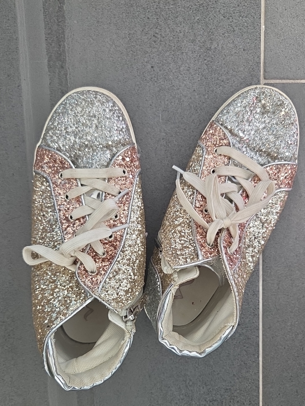 Nina Girls Glitter High-Top Sneakers in Silver & Rose Gold